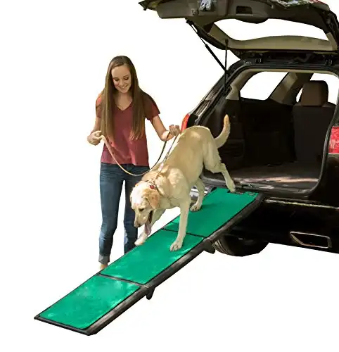 Pet Gear Travel Lite Ramp with supertraX Surface for Maximum Traction, 4 Models to Choose from, 42-71 in. Long, Supports 150-200 lbs, Find The Best Fit for Your Pet, Black/Green